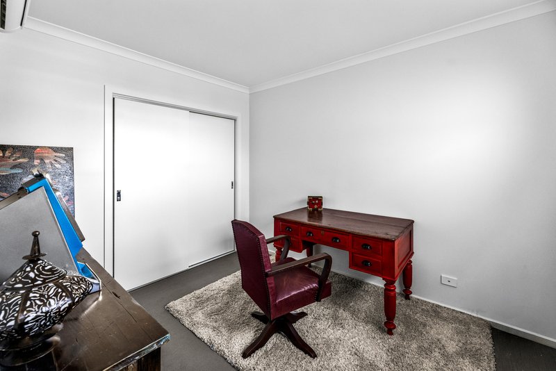 Photo - 17 Wedgebill Circuit, Werribee VIC 3030 - Image 12