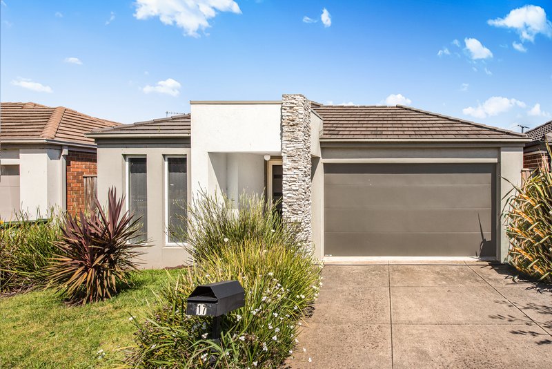 Photo - 17 Wedgewood Drive, Pakenham VIC 3810 - Image 1