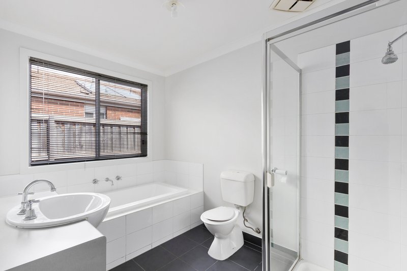 Photo - 17 Wedgewood Drive, Pakenham VIC 3810 - Image 5