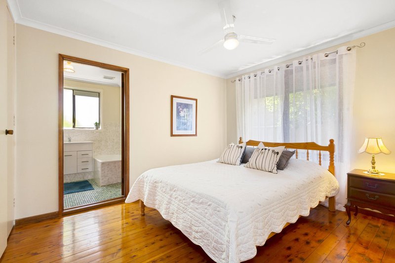 Photo - 17 Weingarth Street, Holder ACT 2611 - Image 8