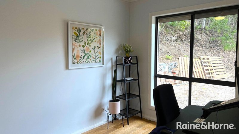 Photo - 17 Weiss Close, Tingira Heights NSW 2290 - Image 9