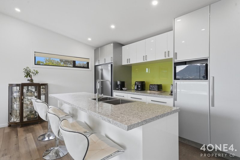 Photo - 17 Wendourie Parade, Austins Ferry TAS 7011 - Image 4