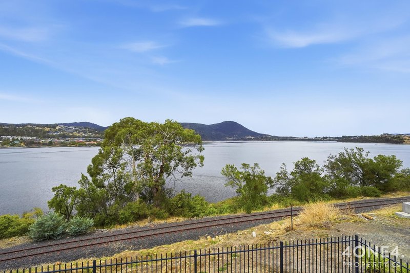 Photo - 17 Wendourie Parade, Austins Ferry TAS 7011 - Image 10