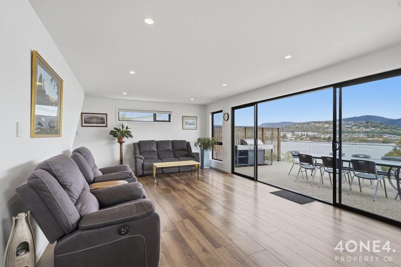 Photo - 17 Wendourie Parade, Austins Ferry TAS 7011 - Image 11