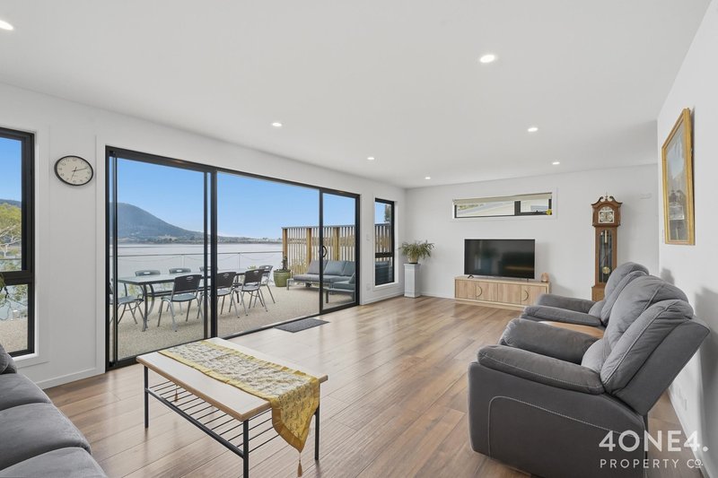 Photo - 17 Wendourie Parade, Austins Ferry TAS 7011 - Image 12