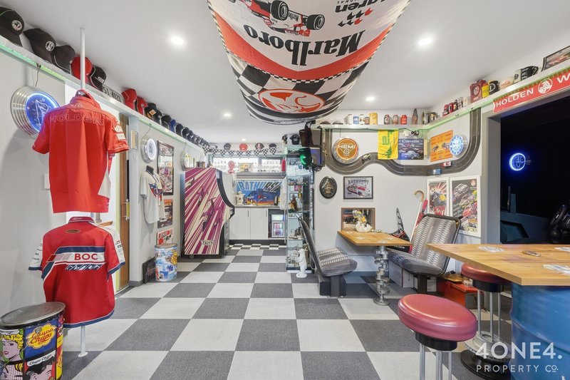 Photo - 17 Wendourie Parade, Austins Ferry TAS 7011 - Image 13