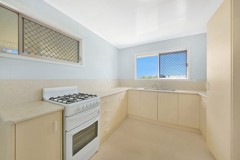 Photo - 17 Whiting Street, Toolooa QLD 4680 - Image 2