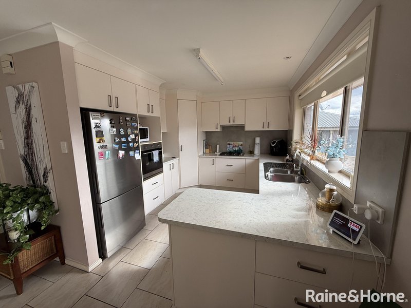 Photo - 1/7 Whitney Place, Orange NSW 2800 - Image 8