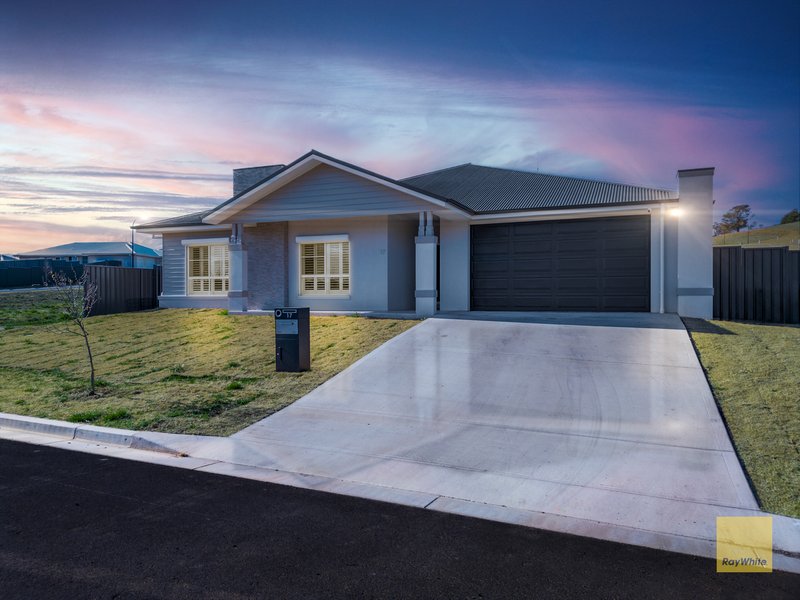 Photo - 17 Willow Way, Armidale NSW 2350 - Image