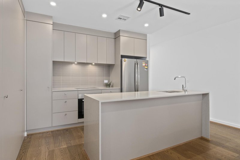 Photo - 17 Willunga Court, Watson ACT 2602 - Image 2
