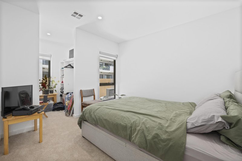 Photo - 17 Willunga Court, Watson ACT 2602 - Image 6