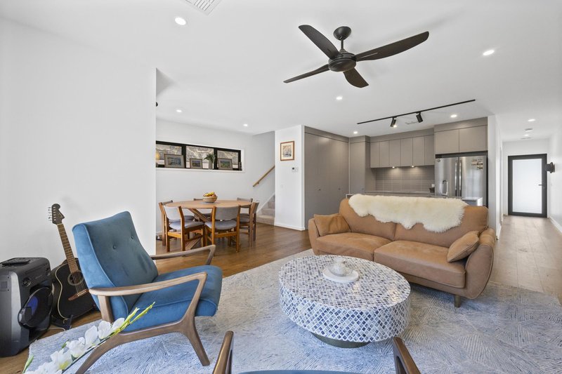 Photo - 17 Willunga Court, Watson ACT 2602 - Image 11
