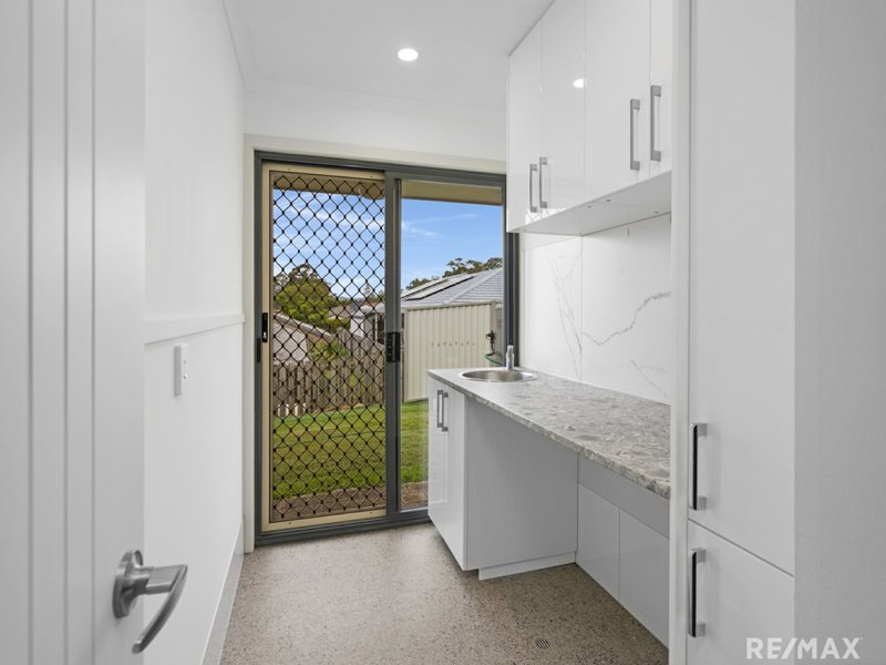 Photo - 17 Willunga Place, Merrimac QLD 4226 - Image 7