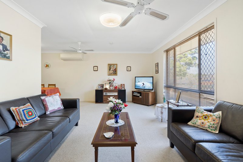 Photo - 17 Wimborne Road, Alexandra Hills QLD 4161 - Image 2