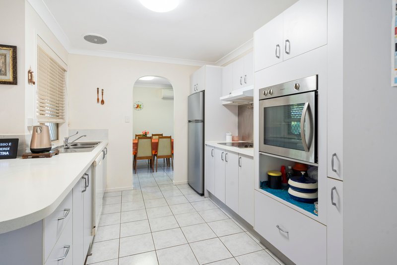 Photo - 17 Wimborne Road, Alexandra Hills QLD 4161 - Image 3