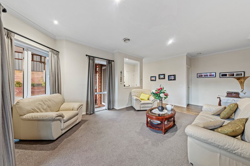 Photo - 17 Windermere Boulevard, Pakenham VIC 3810 - Image 3