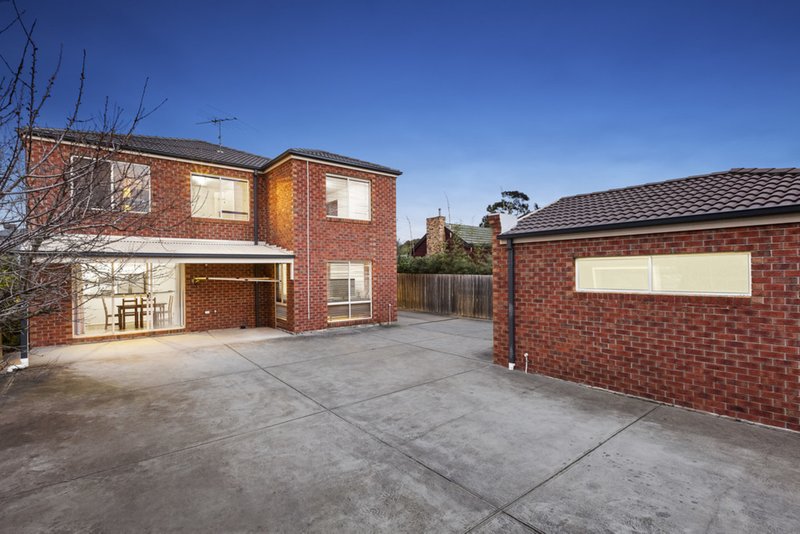 Photo - 17 Windsor Avenue, Oakleigh South VIC 3167 - Image 2