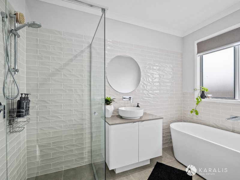 Photo - 17 Windsor Avenue, Yarrabilba QLD 4207 - Image 16