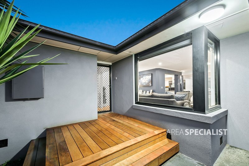 Photo - 17 Wingala Avenue, Keysborough VIC 3173 - Image 3