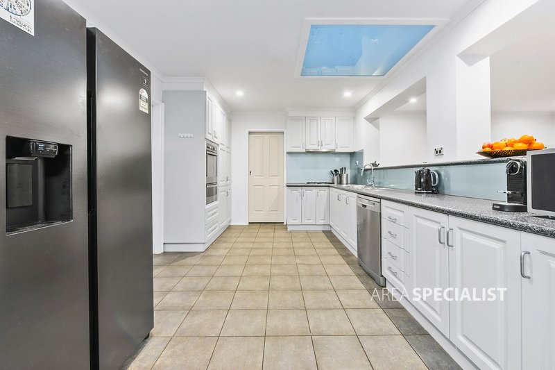 Photo - 17 Wingala Avenue, Keysborough VIC 3173 - Image 6