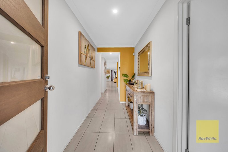 Photo - 17 Wingfield Parkway, Williams Landing VIC 3027 - Image 3