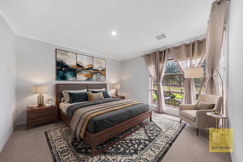 Photo - 17 Wingfield Parkway, Williams Landing VIC 3027 - Image 4