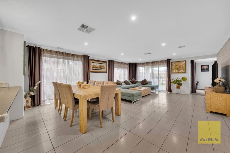 Photo - 17 Wingfield Parkway, Williams Landing VIC 3027 - Image 7