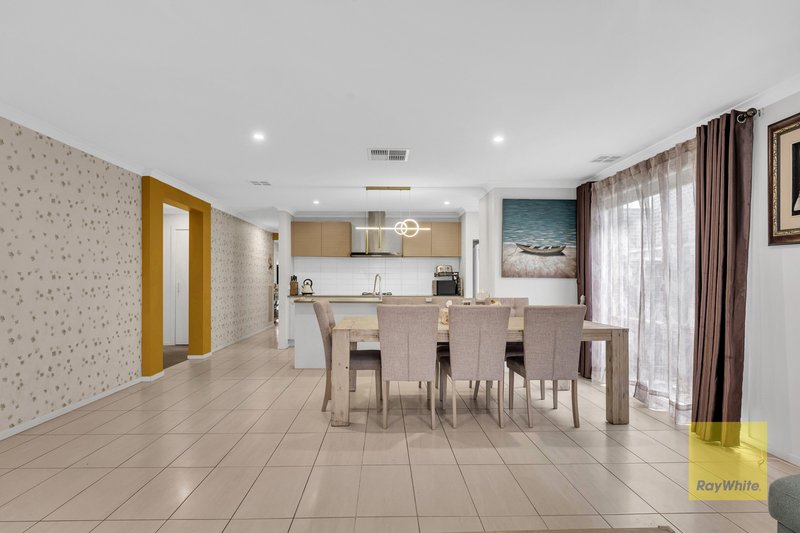 Photo - 17 Wingfield Parkway, Williams Landing VIC 3027 - Image 11