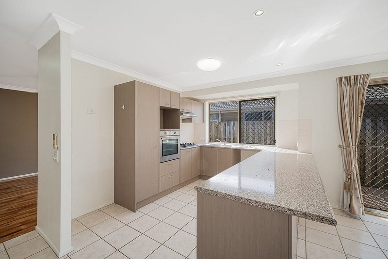 Photo - 17 Winzear Drive, Kallangur QLD 4503 - Image 3