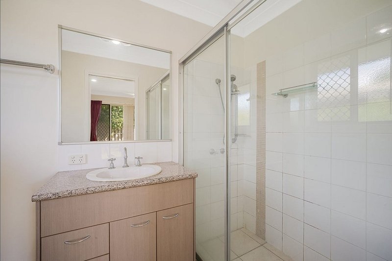 Photo - 17 Winzear Drive, Kallangur QLD 4503 - Image 10