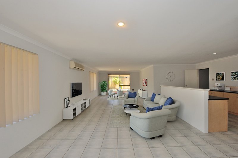 Photo - 17 Wittecarra Crescent, Port Kennedy WA 6172 - Image 3