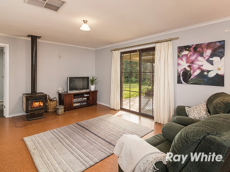 Photo - 17 Wolf Avenue, Strathalbyn SA 5255 - Image 2