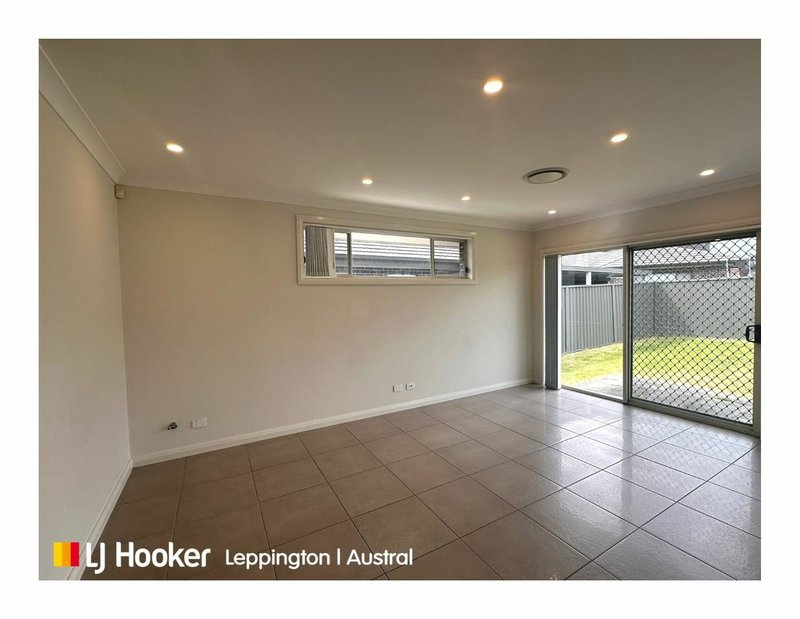 Photo - 17 Wollohan Avenue, Denham Court NSW 2565 - Image 10