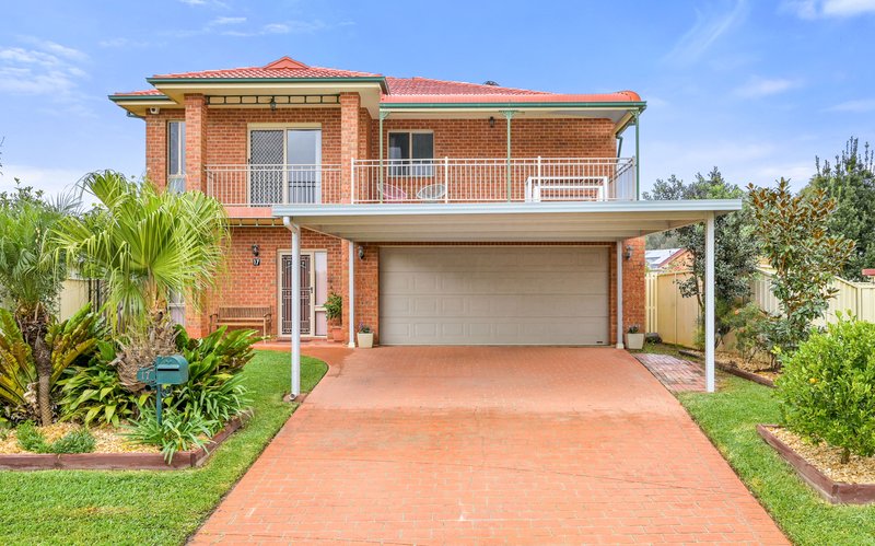 17 Wolseley Place, Ingleburn NSW 2565