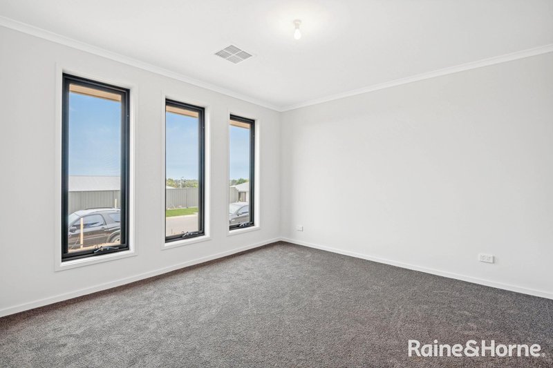 Photo - 17 Woodland Drive, Onkaparinga Heights SA 5163 - Image 7