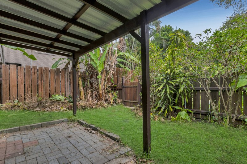 Photo - 17 Woodville Place, Annerley QLD 4103 - Image 5