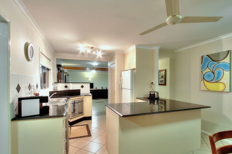 Photo - 17 Wootton Crescent, Springwood QLD 4127 - Image 4