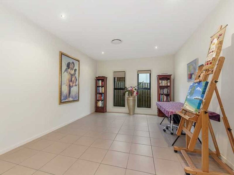 Photo - 17 Worchester Terrace, Reedy Creek QLD 4227 - Image 8