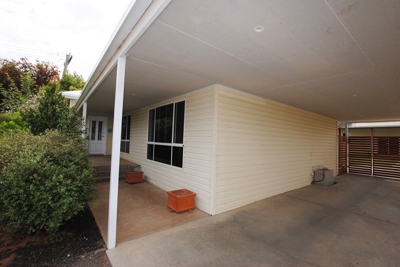 Photo - 17 Wyangan Avenue, Griffith NSW 2680 - Image 3