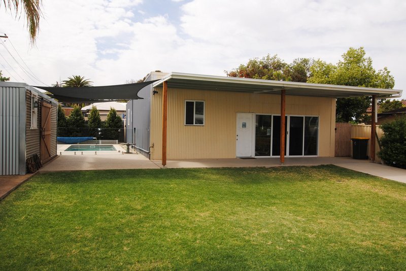 Photo - 17 Wyangan Avenue, Griffith NSW 2680 - Image 4