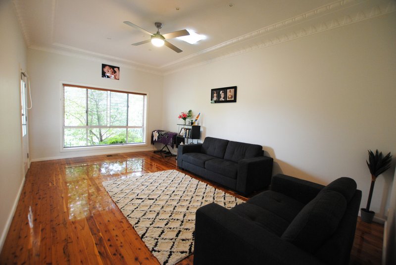 Photo - 17 Wyangan Avenue, Griffith NSW 2680 - Image 9