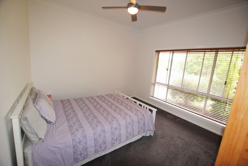 Photo - 17 Wyangan Avenue, Griffith NSW 2680 - Image 11