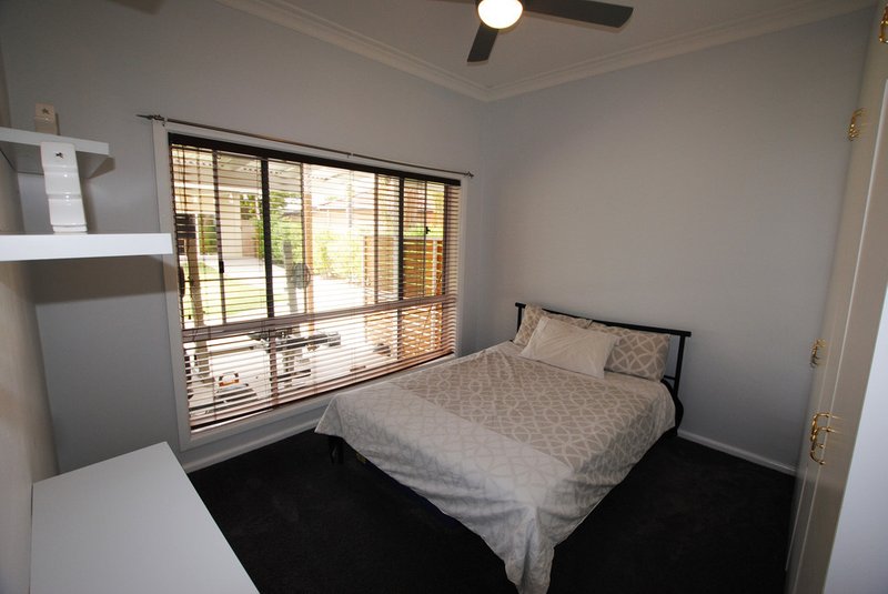 Photo - 17 Wyangan Avenue, Griffith NSW 2680 - Image 13