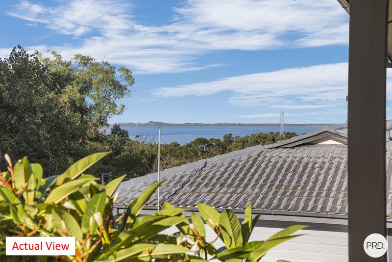 Photo - 17 Wybalena Avenue, Koonawarra NSW 2530 - Image 2