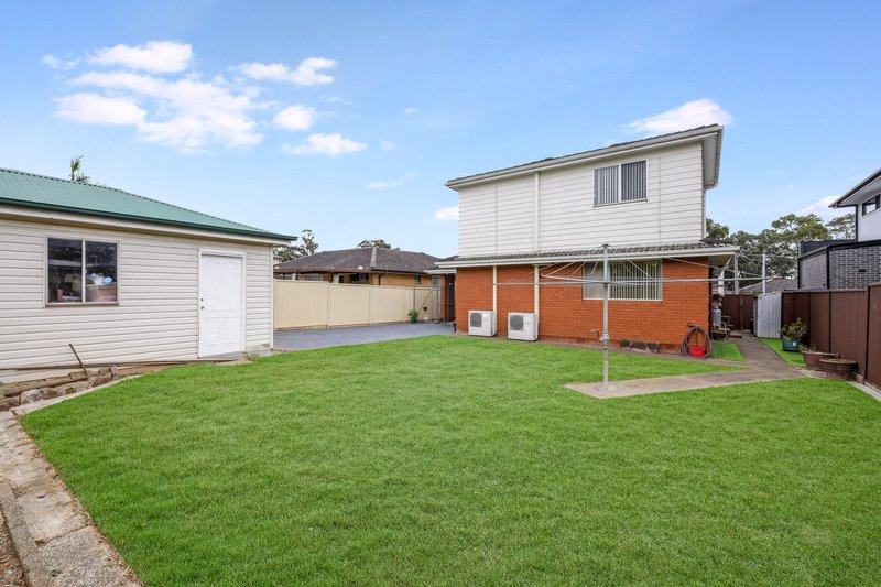 Photo - 17 Wynyard Avenue, Bass Hill NSW 2197 - Image 10