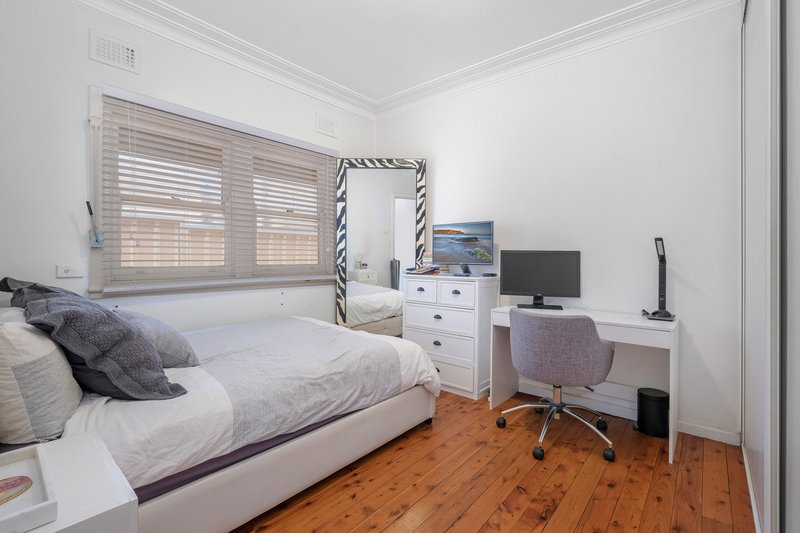 Photo - 17 Yanderra Street, Condell Park NSW 2200 - Image 4