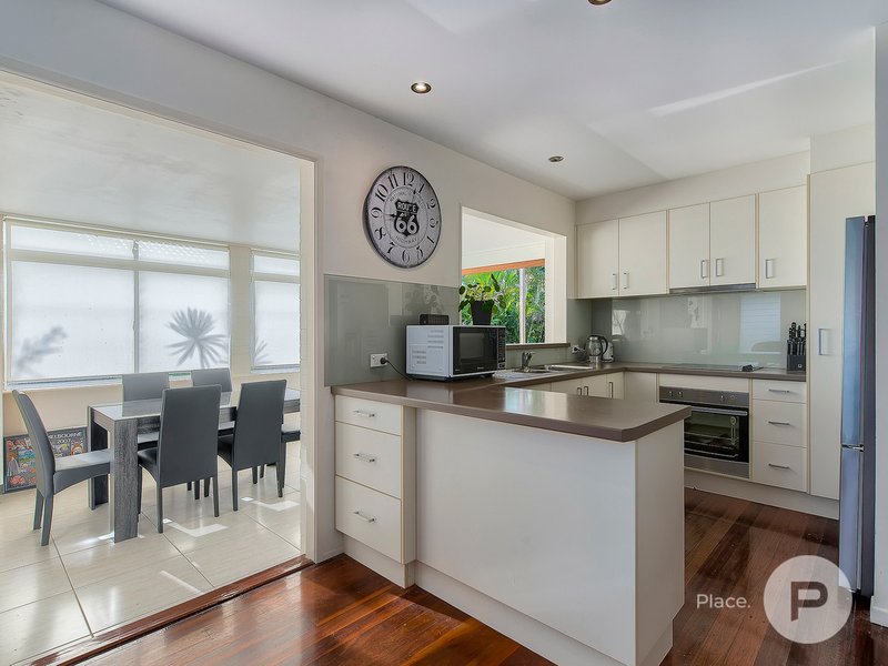 Photo - 17 Yarranabbe Street, Mount Gravatt East QLD 4122 - Image 6