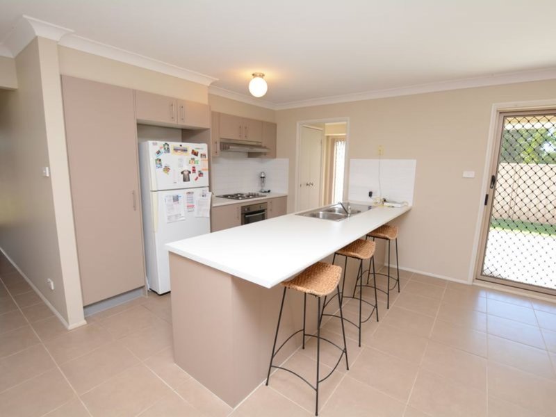 Photo - 17 Yellowfin Avenue, Old Bar NSW 2430 - Image 5