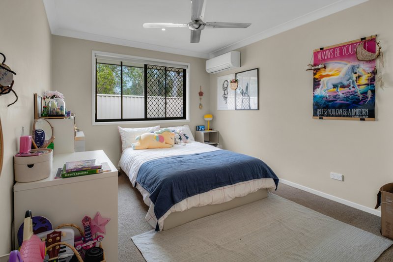 Photo - 17 Yering Place, Wynnum West QLD 4178 - Image 5