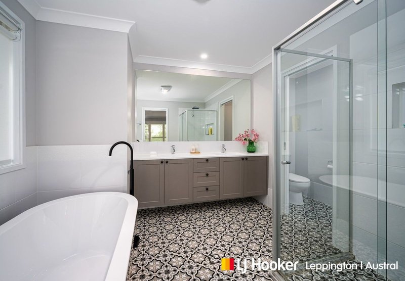 Photo - 17 Yewens Circuit, Grasmere NSW 2570 - Image 6